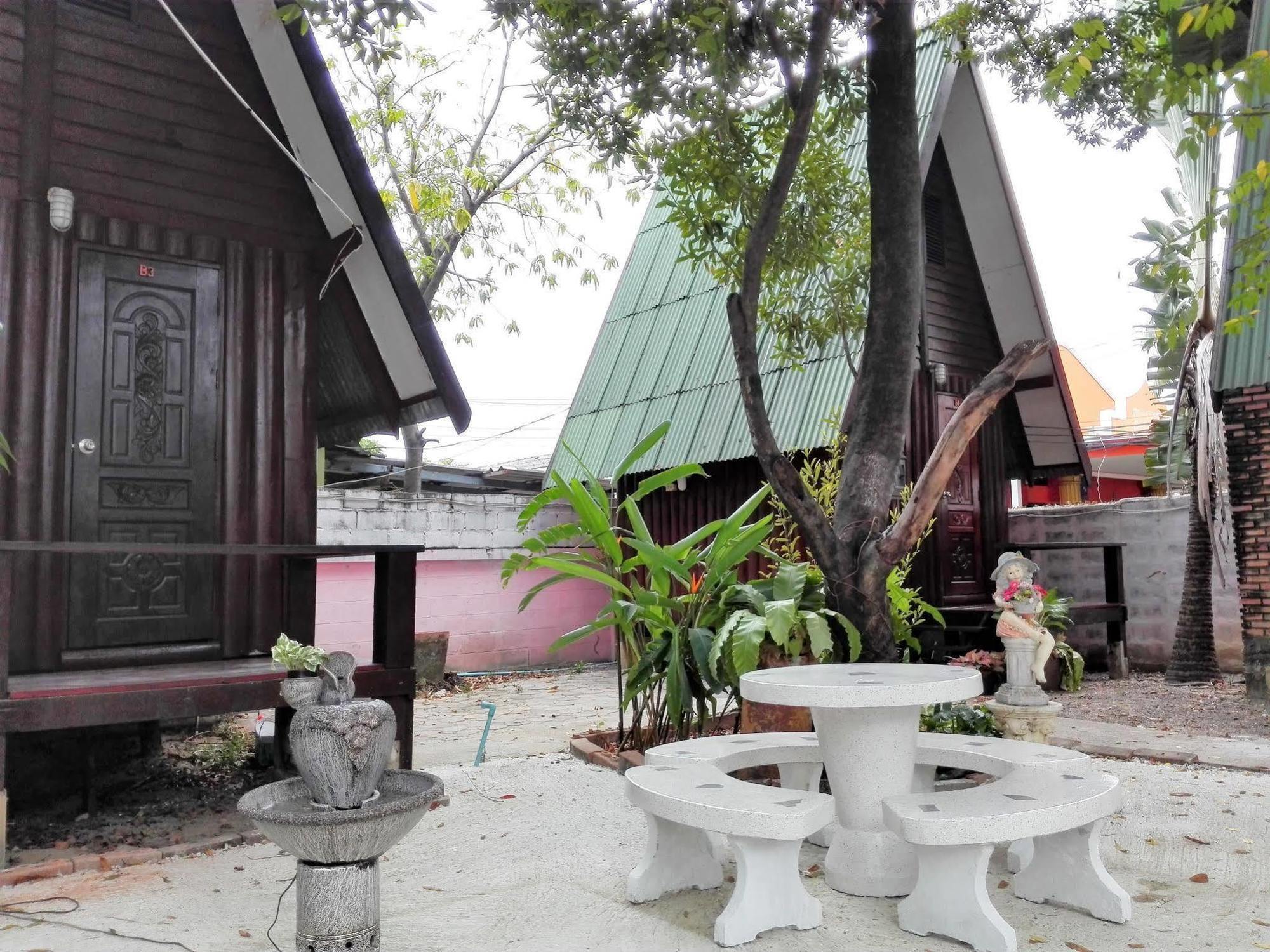 Bnr Resorts Bangkok Exteriör bild
